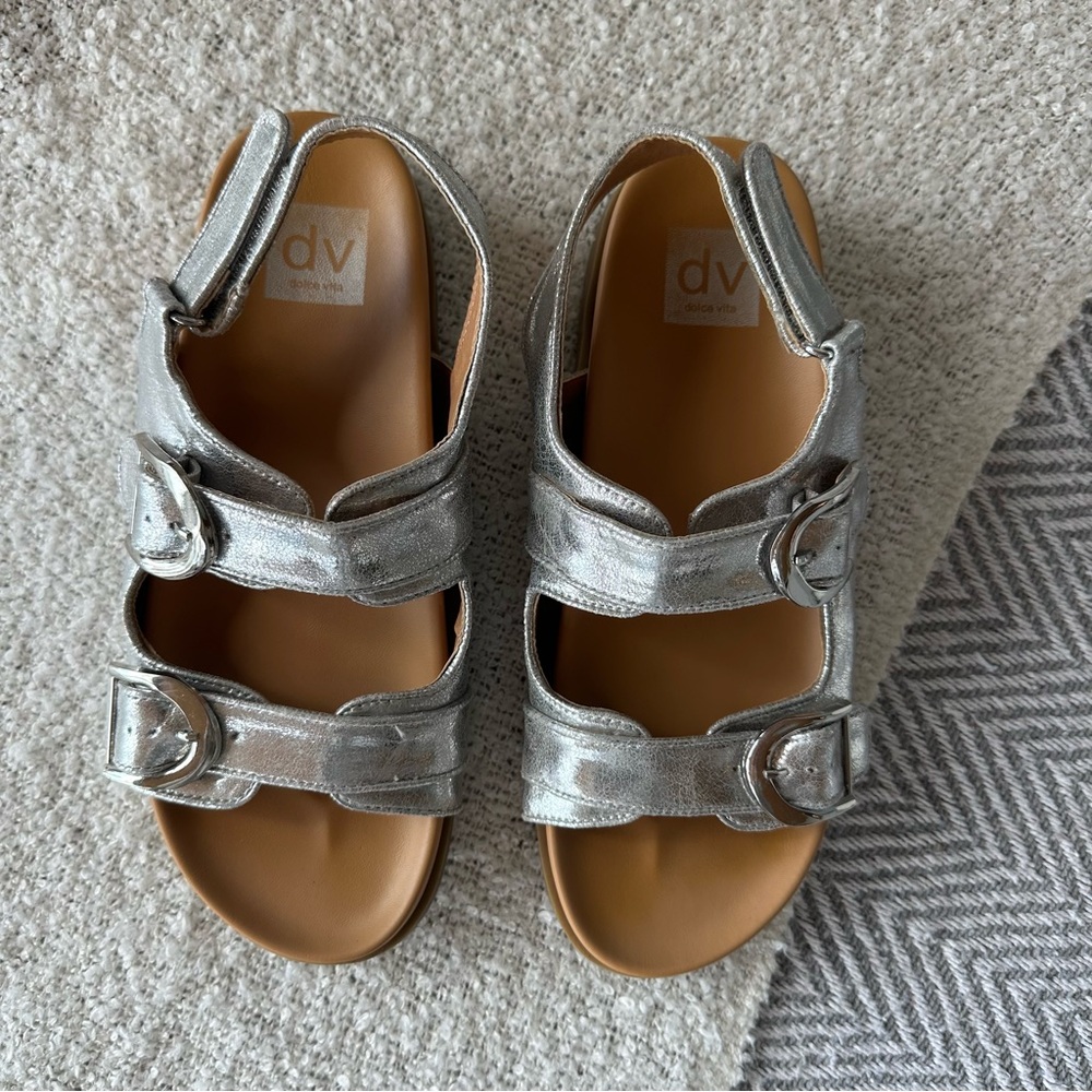 Dolce Vita Alda Sandal Silver Metallic Buckle Flat Platform - Picture 6 of 9